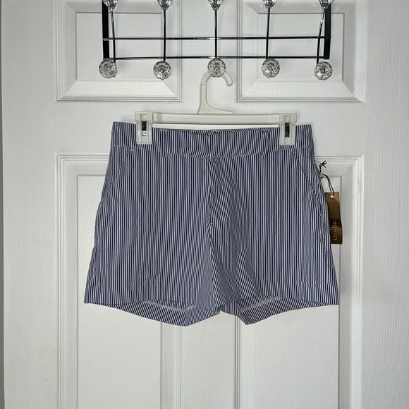 Strip Shorts - Picture 5 of 5